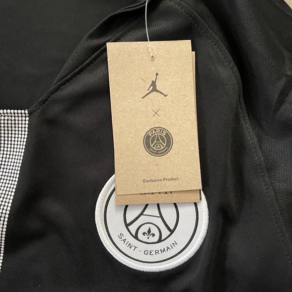 Neymar Jr PSG Jordan Jersey - Picture 3 of 3